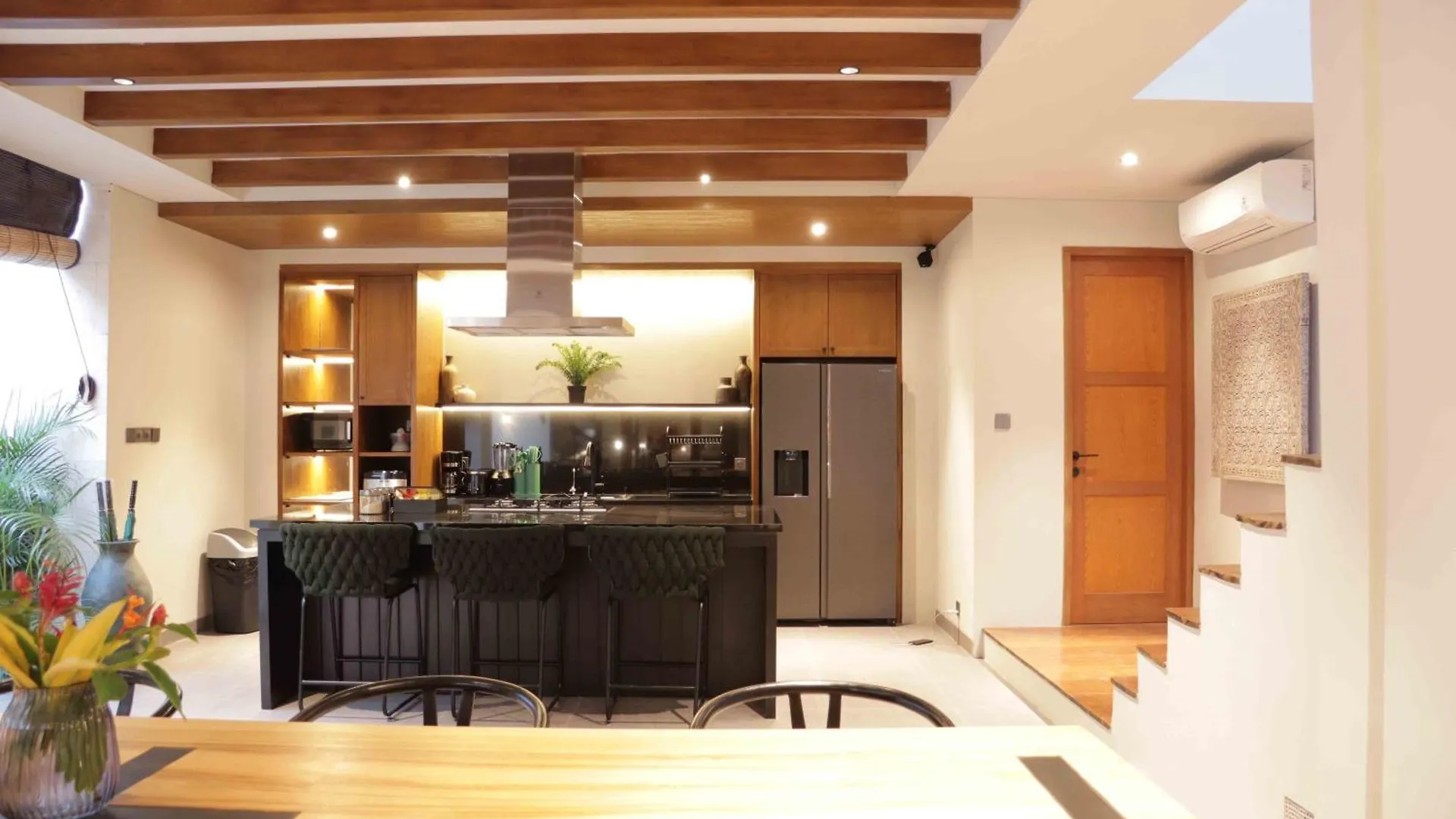 Seminyak, 4Br Family Friendly Villa W Cook& Pool