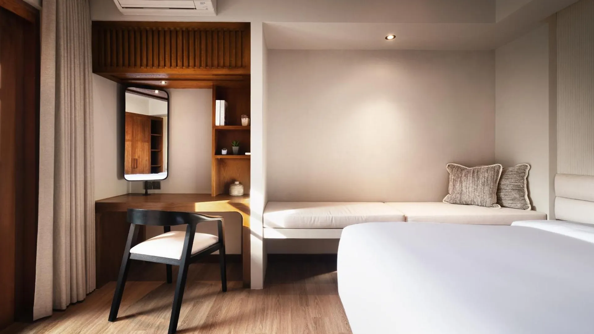 Seminyak, 4Br Family Friendly Villa W Cook& Pool  Seminyak (Bali)